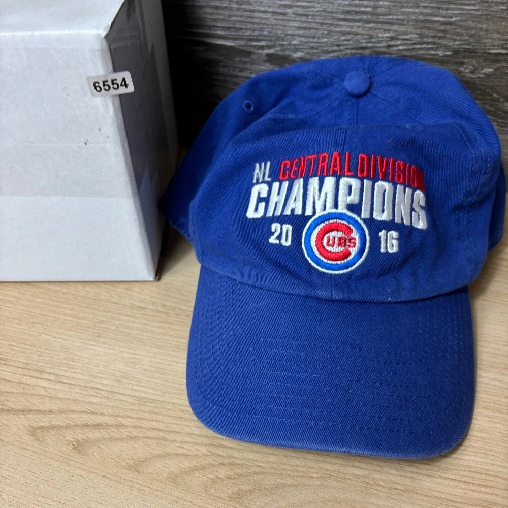 Chicago Cubs Hat Cap Strap Back Blue MLB Baseball 2016 Division Champions '47‎